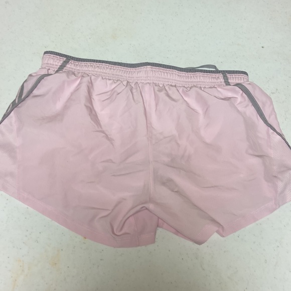 Baby pink Nike shorts - Picture 2 of 3